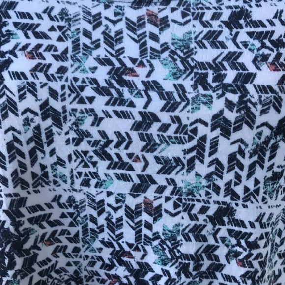 Kirra High Low Top with Sheer Razorback - Picture 6 of 7